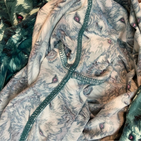 LULAROE WOLVES GREEN OS one size - Picture 3 of 4